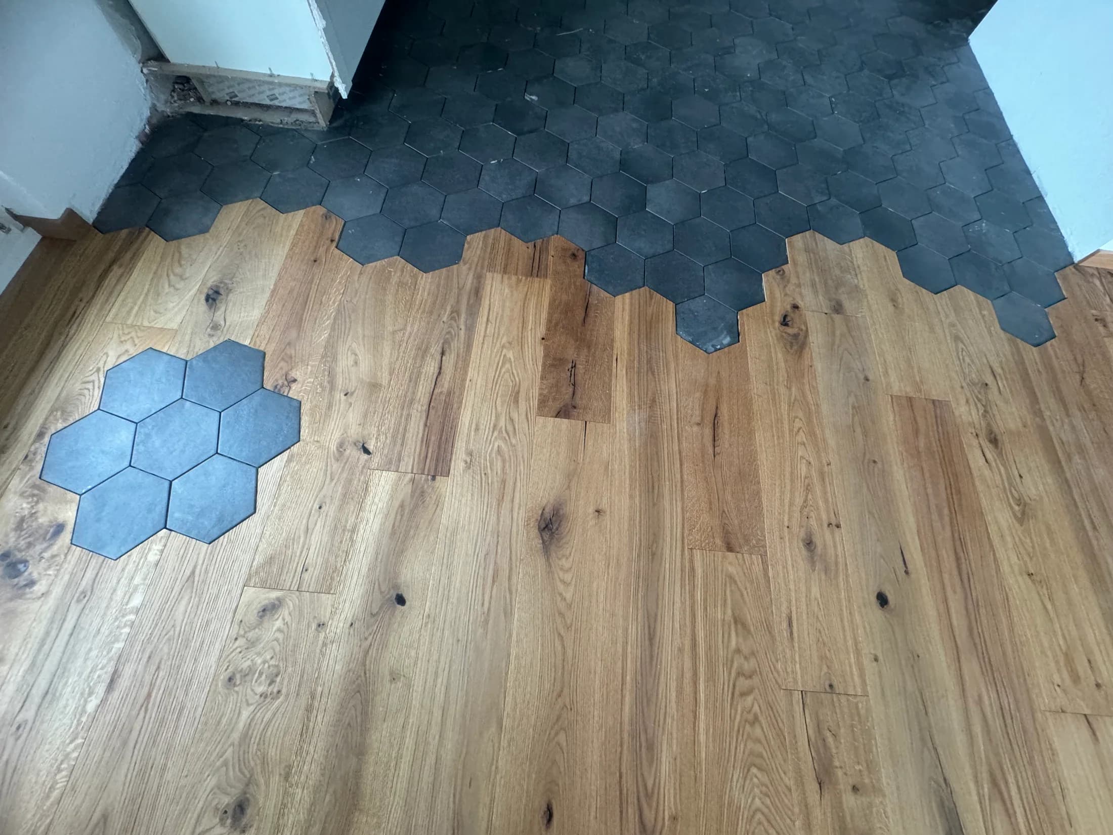 Transition avec carreaux hexagonaux